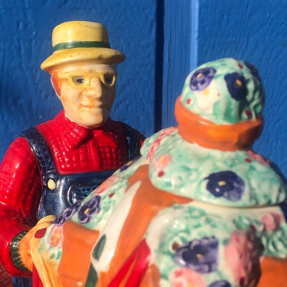 VTG ‘Gardener & Wheelbarrow’ Teapot Cardinal Inc - Picture 4 of 7